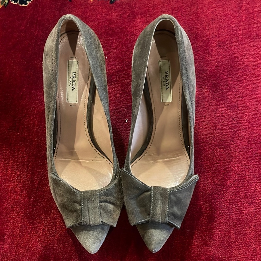 Beautiful Prada suede brown shoes pumps